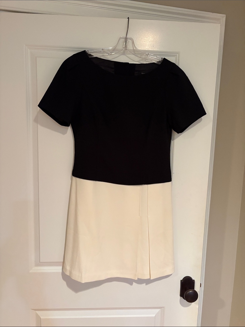 White House Black Market Black & Cream Short Sleeve Colorblock Dress